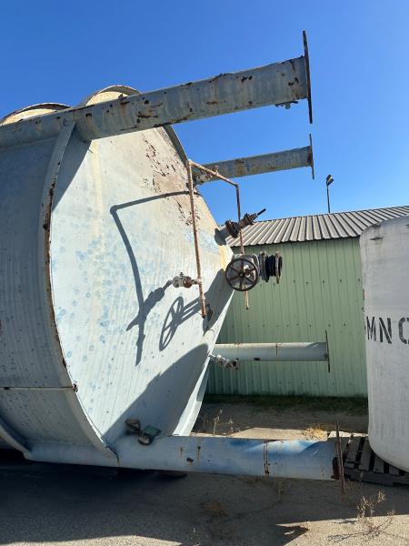 20,000 gallon stainless steel cone bottom tank